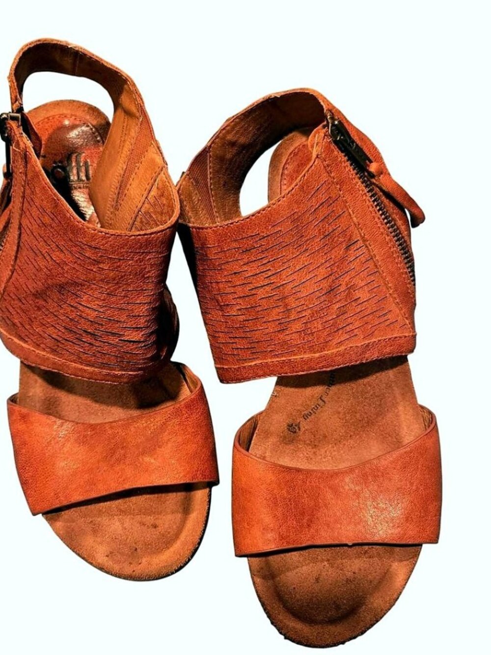 Sofft Cognac Leather Cutout Cuff Block Heel Sandals Side Zip Women's Size 9
